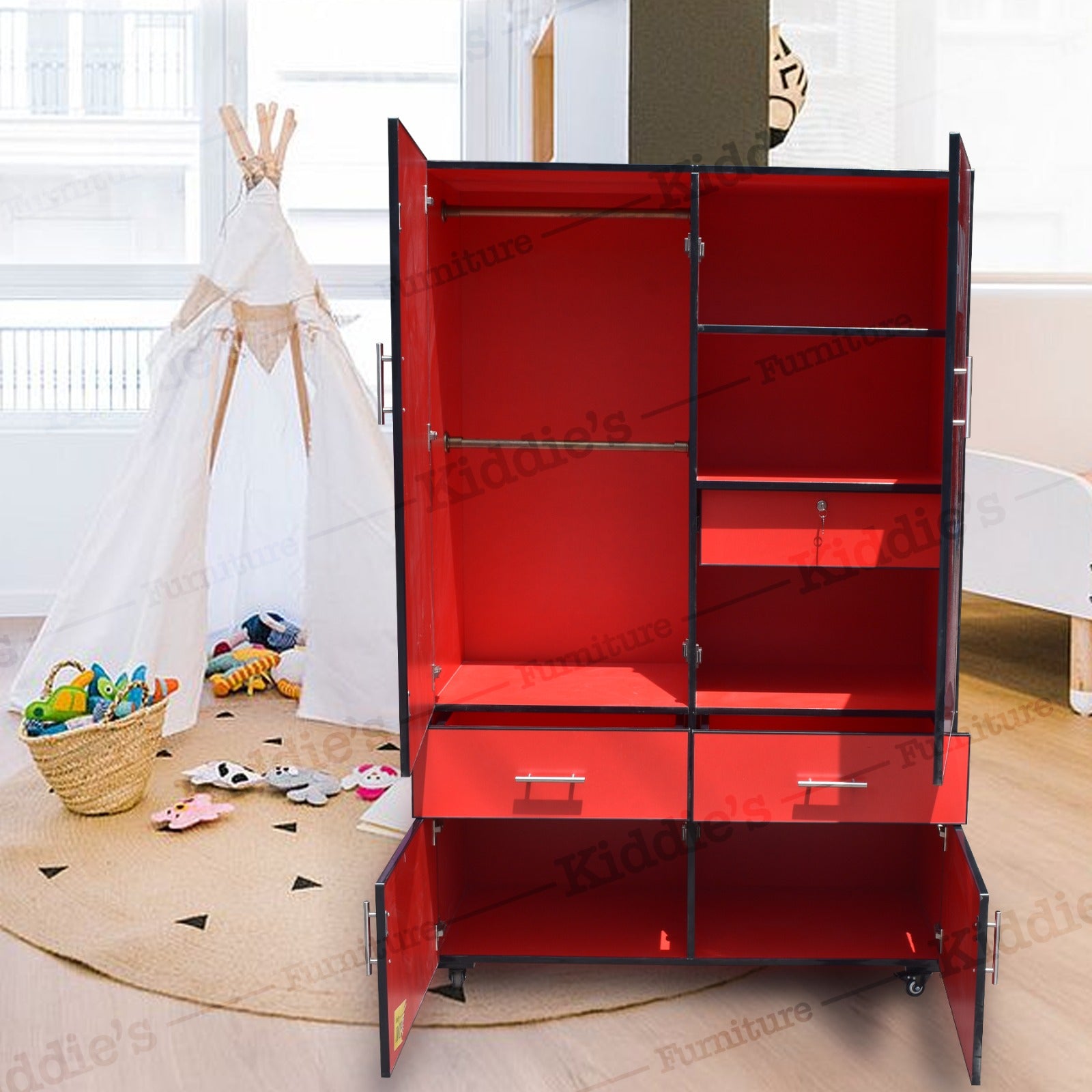 Wardrobe – Big Spider